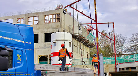 高層建筑施工現(xiàn)場(chǎng)防墜器的使用